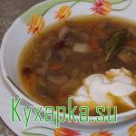 Суп фасолевый с сушеными грибами, картофелем, морковью, репчатым луком и специями